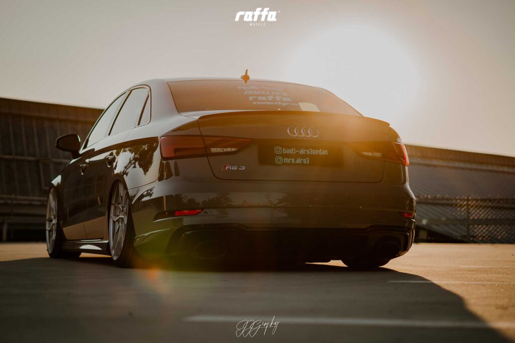 AUDI RS3-RS04 HYPERSILVER DIAMOND CUT (@basti_airs3sedan @jjgraphy_official)