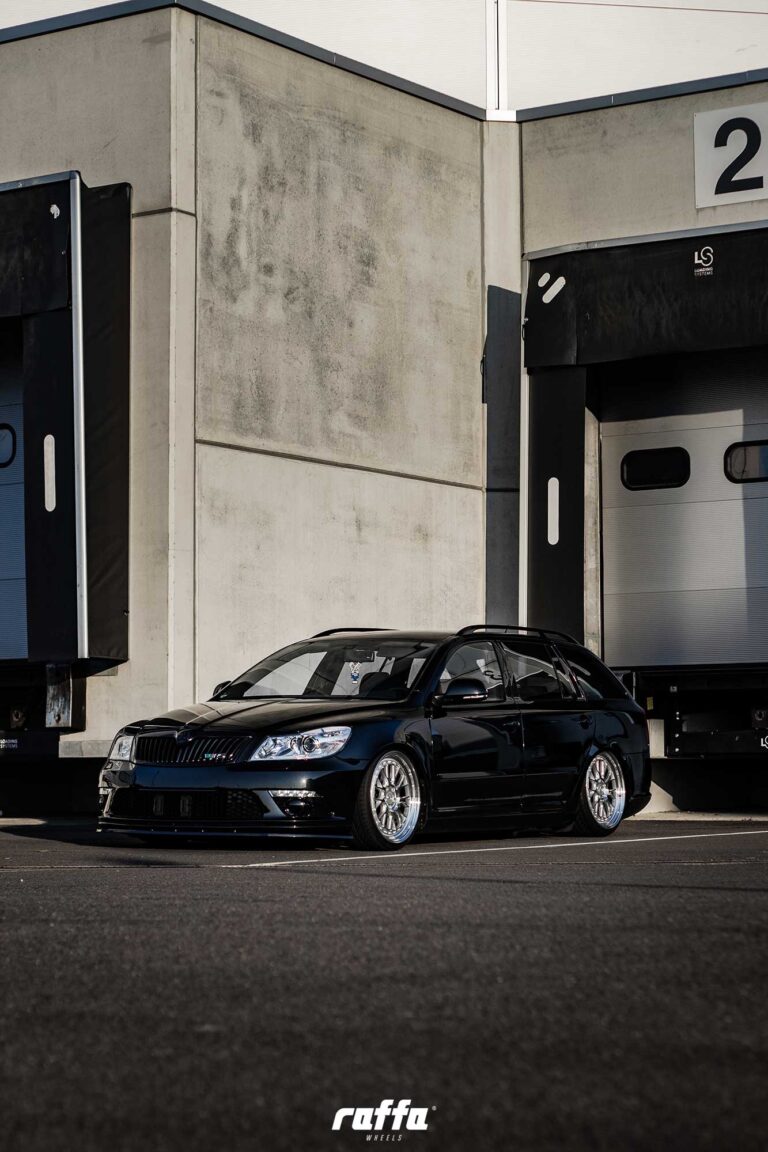 SKODA OCTAVIA -RS03 HYPER SILVER DIAMOND CUT